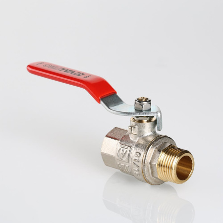 Кран шаровой Valtec Base с флажковой рукояткой и внутренней–наружной резьбой 1 1/4"