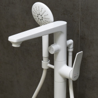 Смеситель Lemark Bronx LM3744MW для ванны напольный