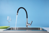 Смеситель Rossinka Z35-35U для кухни с гибким цветным изливом Черный