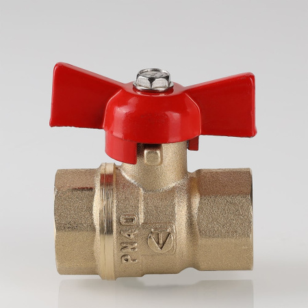 Кран шаровой Valtec Стандарт без покрытия с ручкой-бабочкой и внутренней резьбой 1/2"