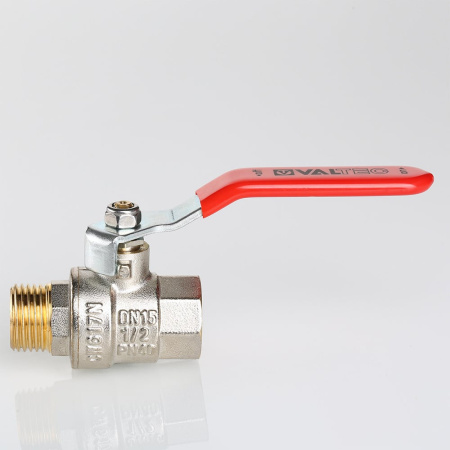 Кран шаровой Valtec Base с флажковой рукояткой и внутренней–наружной резьбой 1 1/4"