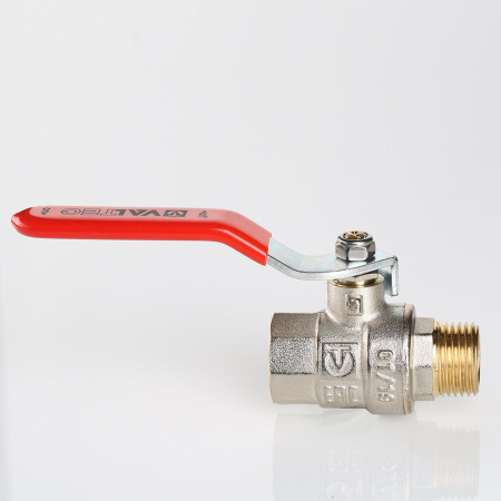 Кран шаровой Valtec Base с флажковой рукояткой и внутренней–наружной резьбой 1 1/4"