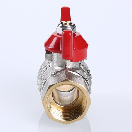 Кран шаровой Valtec Base с ручкой-бабочкой и внутренней–наружной резьбой 1/2"
