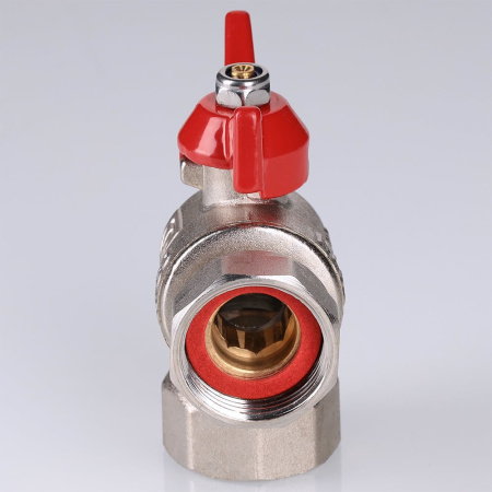 Кран шаровой Valtec угловой с накидной гайкой и внутренней резьбой короткий 1/2" х 1/2"