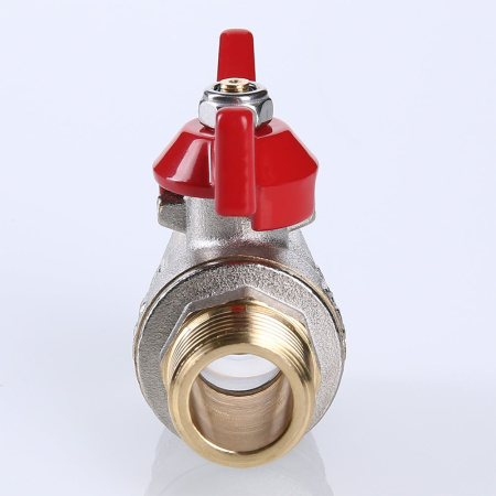 Кран шаровой Valtec Base с ручкой-бабочкой и внутренней–наружной резьбой 1/2"