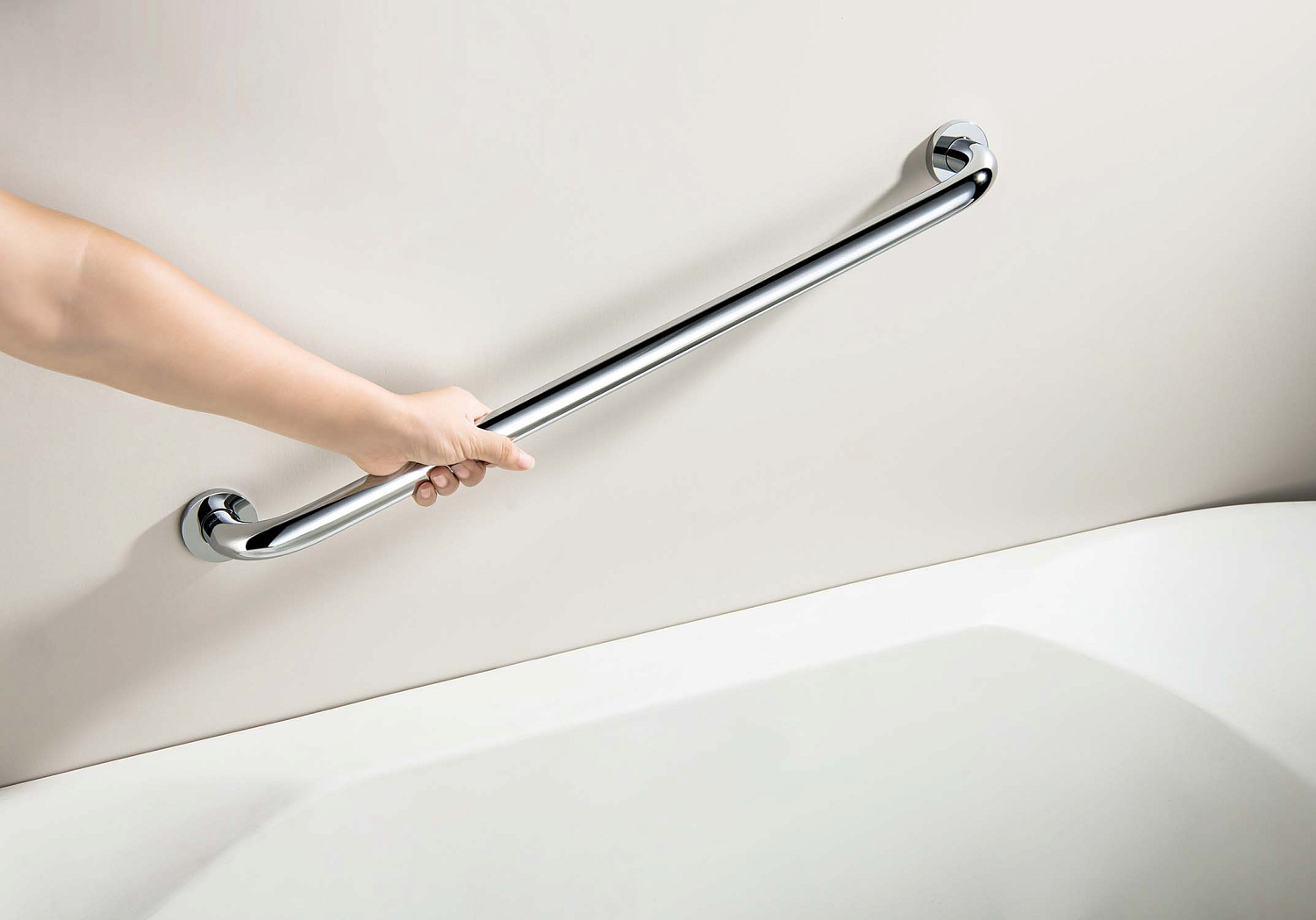 Поручень 650 мм Aquatek хром