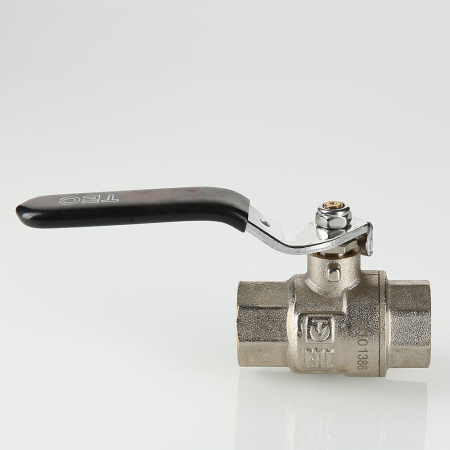 Кран шаровой Valtec Perfect с флажковой рукояткой и внутренней резьбой 1 1/4"