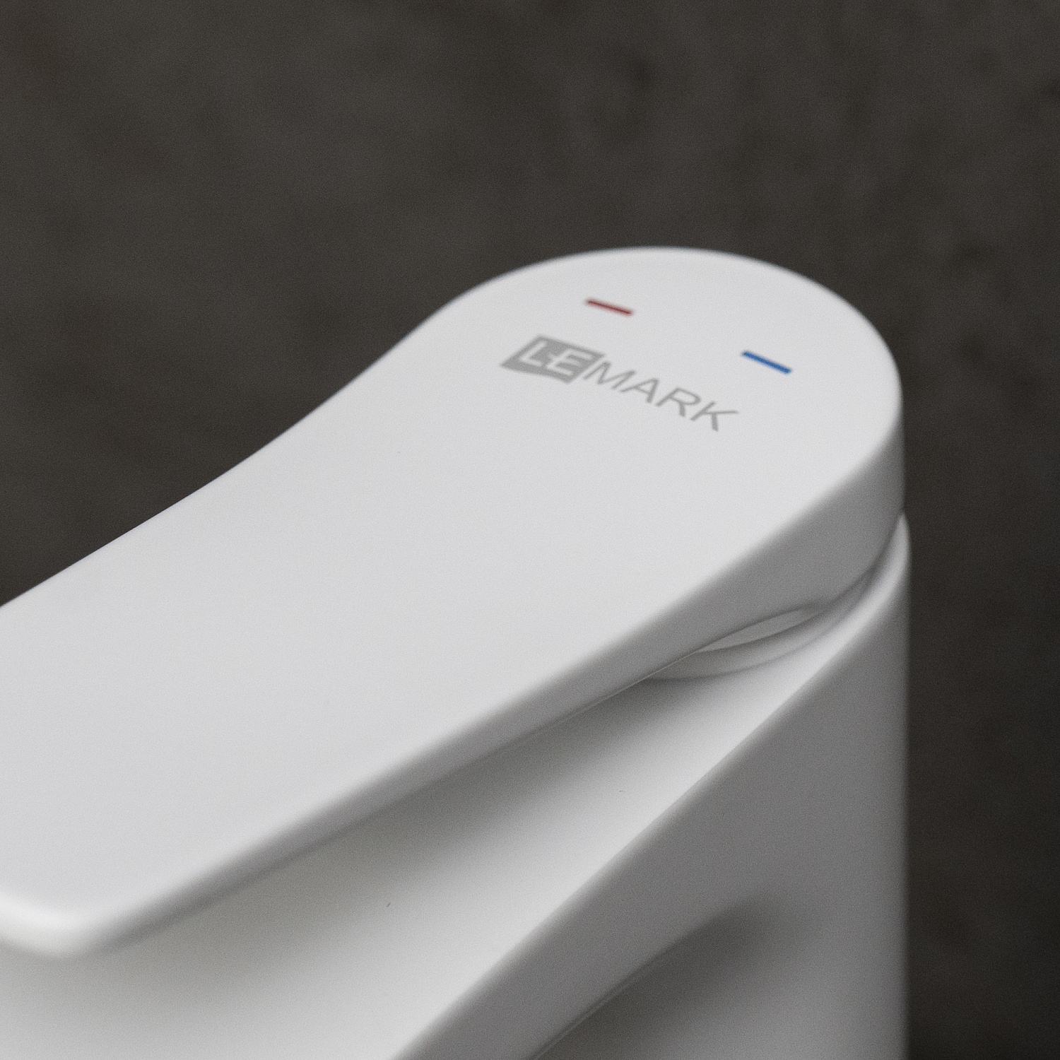 Смеситель Lemark Bronx LM3737MW для раковины монолитный