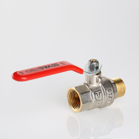 Кран шаровой Valtec Base с флажковой рукояткой и внутренней–наружной резьбой 1 1/4"