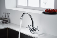 Смеситель Decoroom DR54028 двуручный для кухни с высоким поворотным изливом