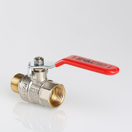 Кран шаровой Valtec Base с флажковой рукояткой и внутренней–наружной резьбой 1 1/4"