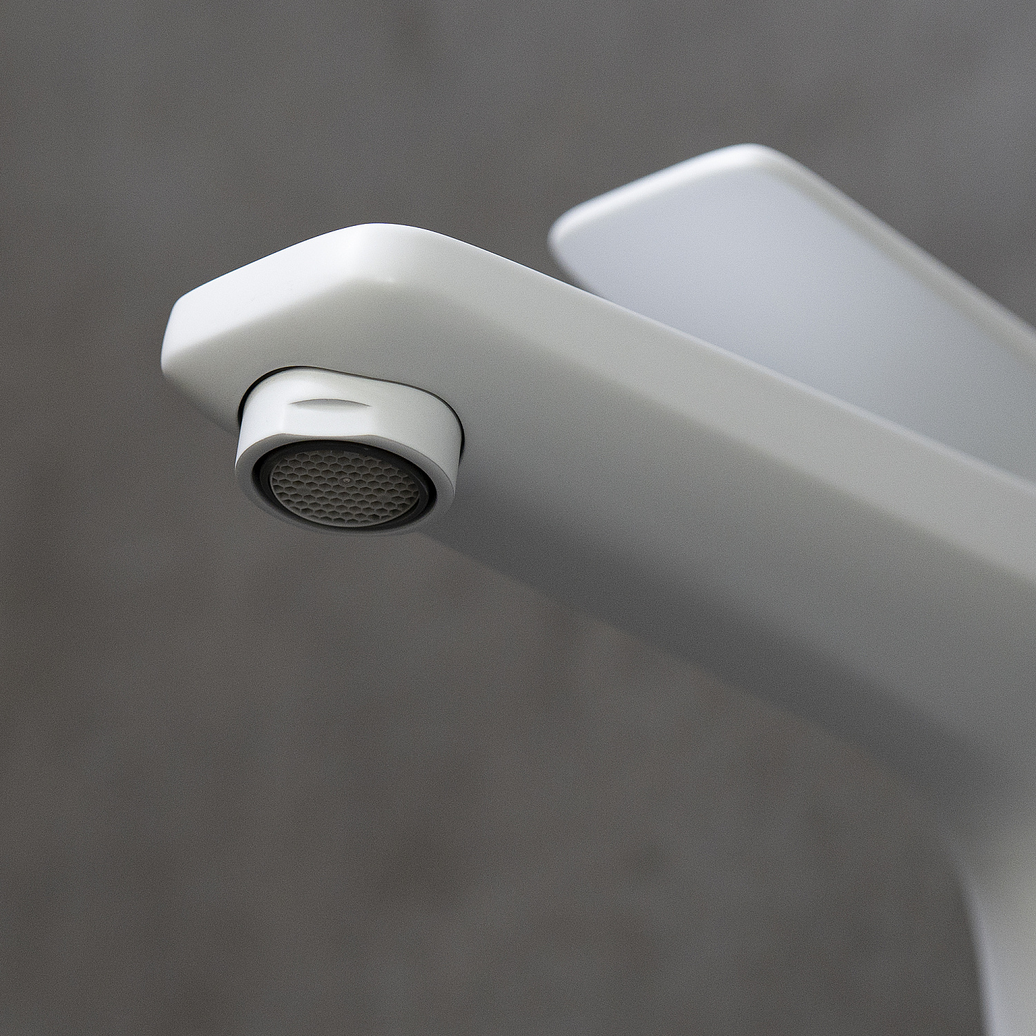 Смеситель Lemark Bronx LM3706MW для раковины монолитный